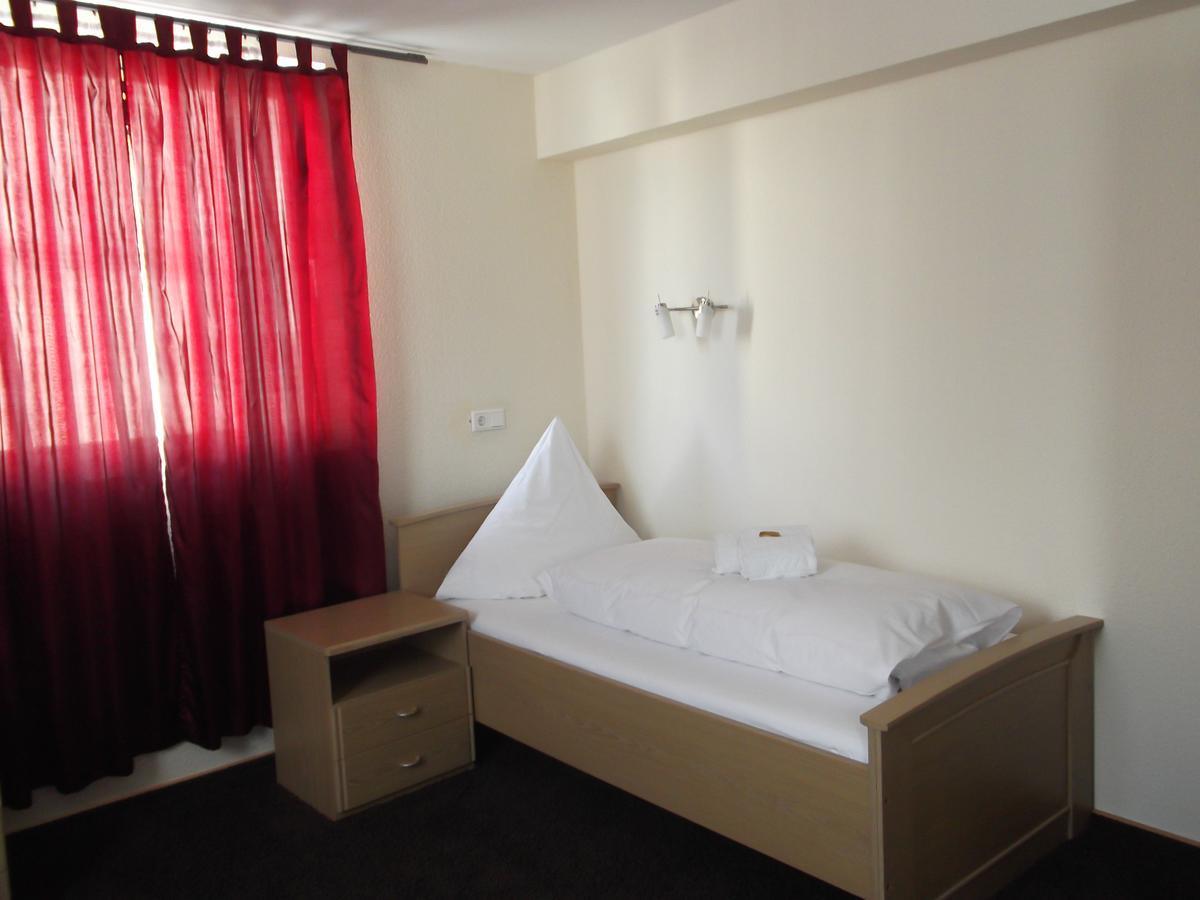 Haus Sonnenschein Ξενοδοχείο Monheim am Rhein Εξωτερικό φωτογραφία